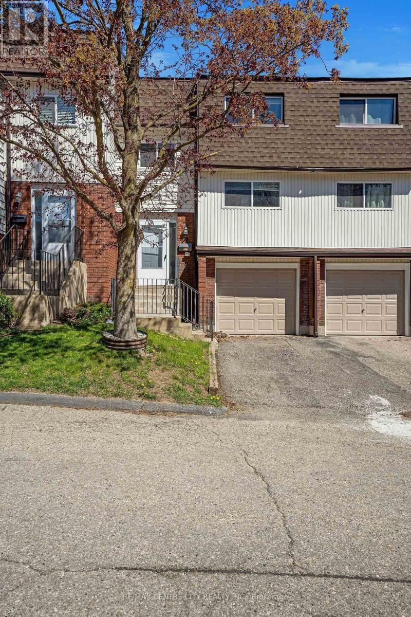 27 - 281 BLUEVALE STREET NORTH Image 3