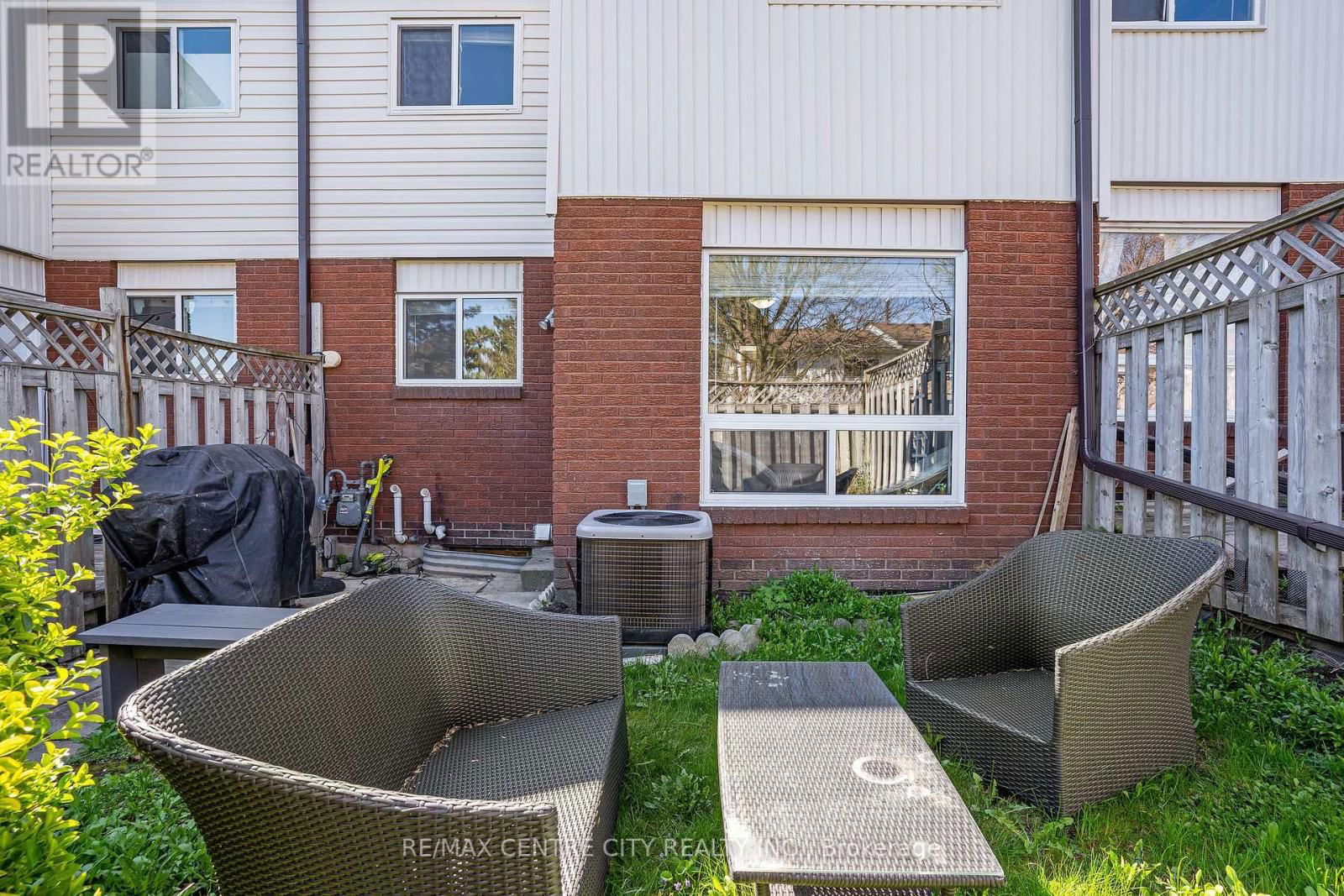 27 - 281 BLUEVALE STREET NORTH Image 32