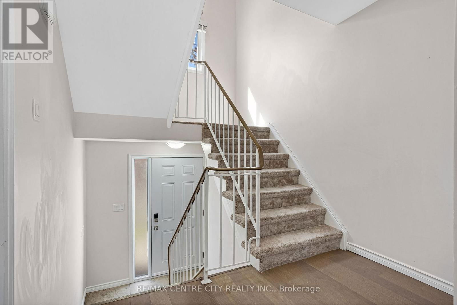 27 - 281 BLUEVALE STREET NORTH Image 6
