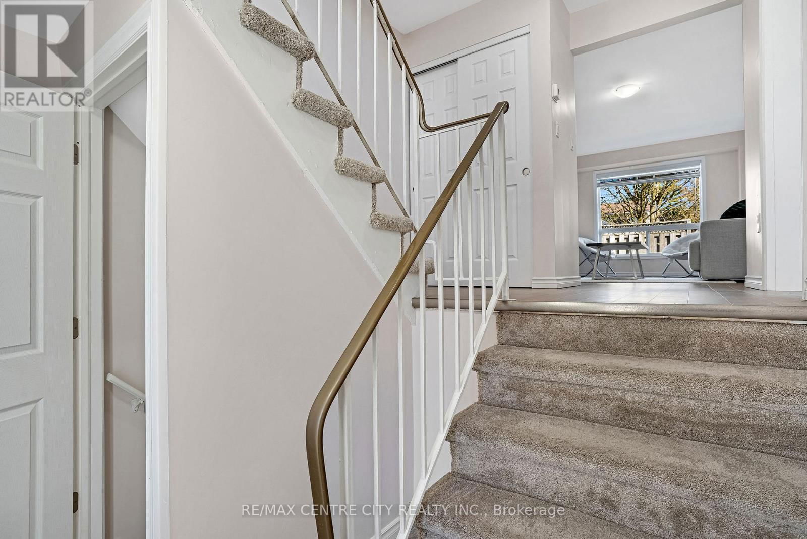 27 - 281 BLUEVALE STREET NORTH Image 7