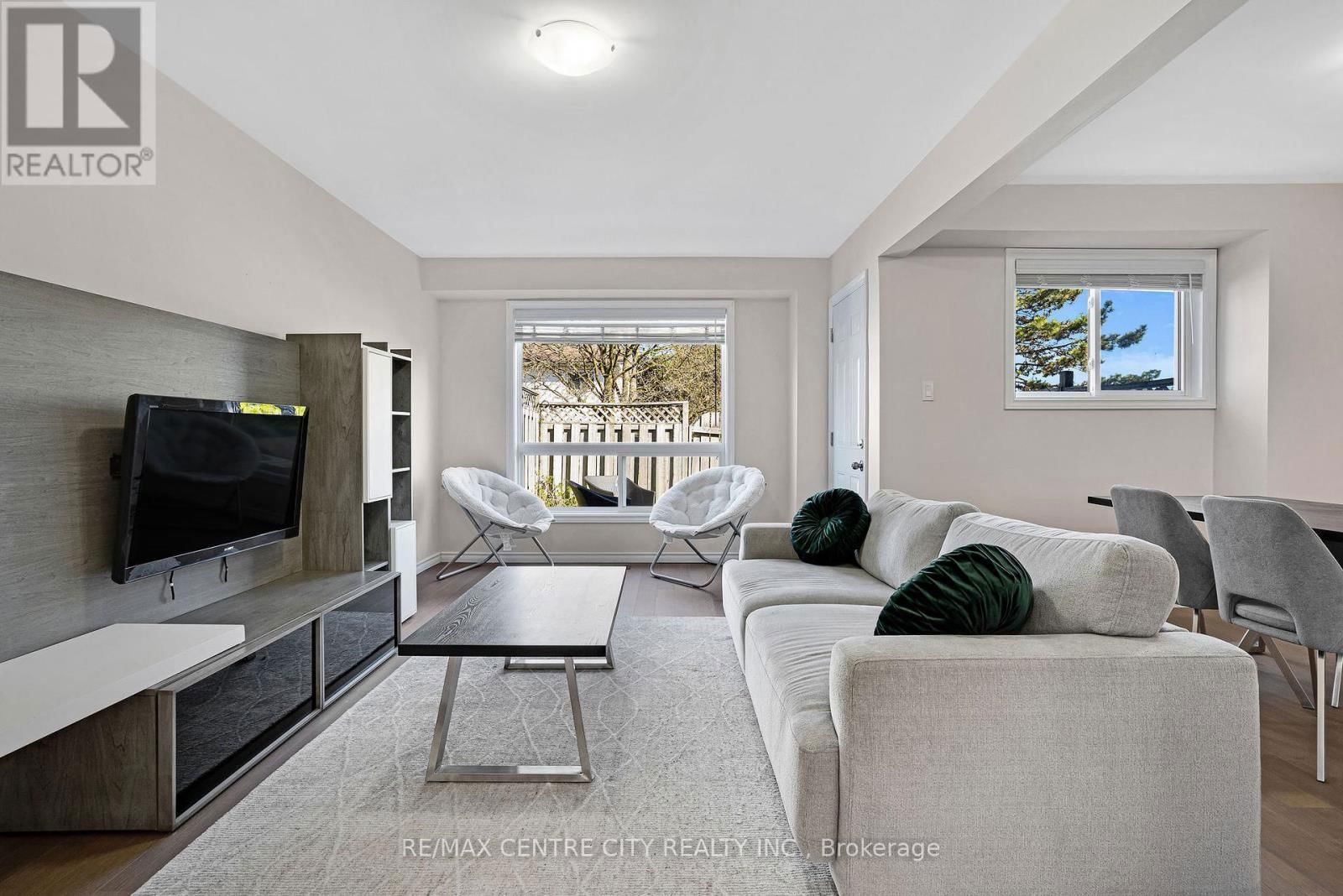 27 - 281 BLUEVALE STREET NORTH Image 9