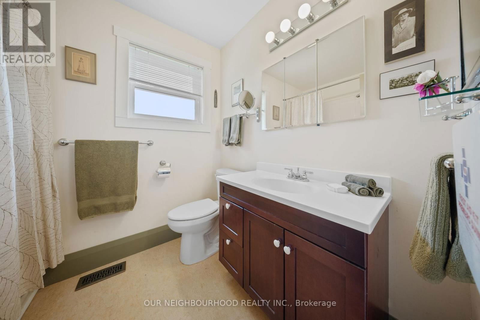 404 CRESTVIEW ROAD Image 13