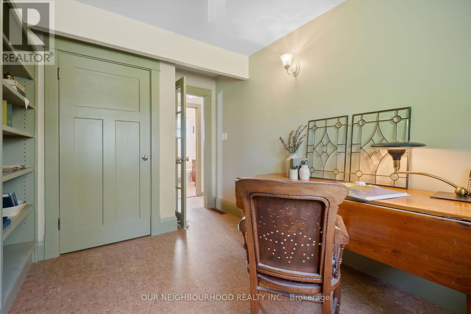 404 CRESTVIEW ROAD Image 15