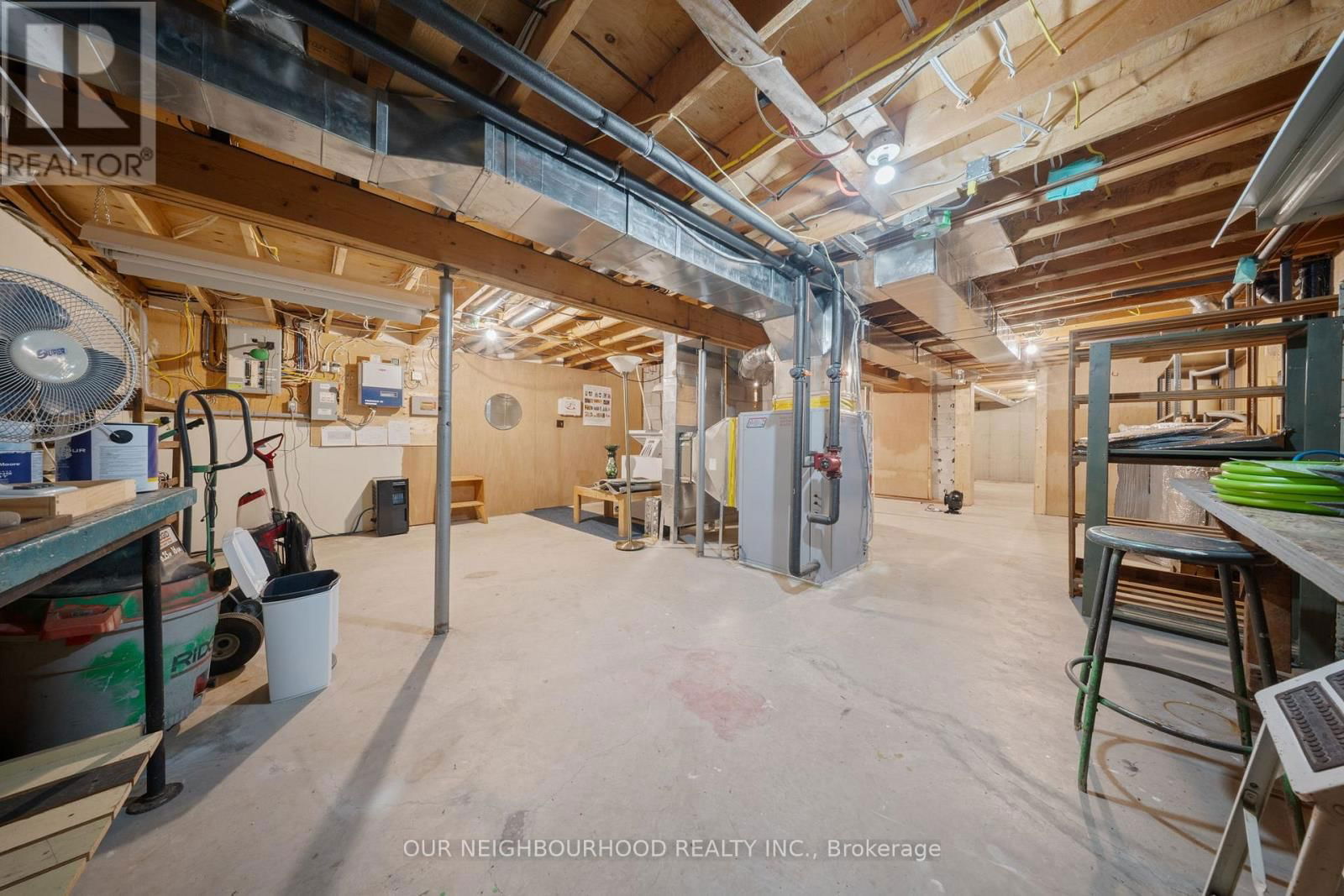 404 CRESTVIEW ROAD Image 27