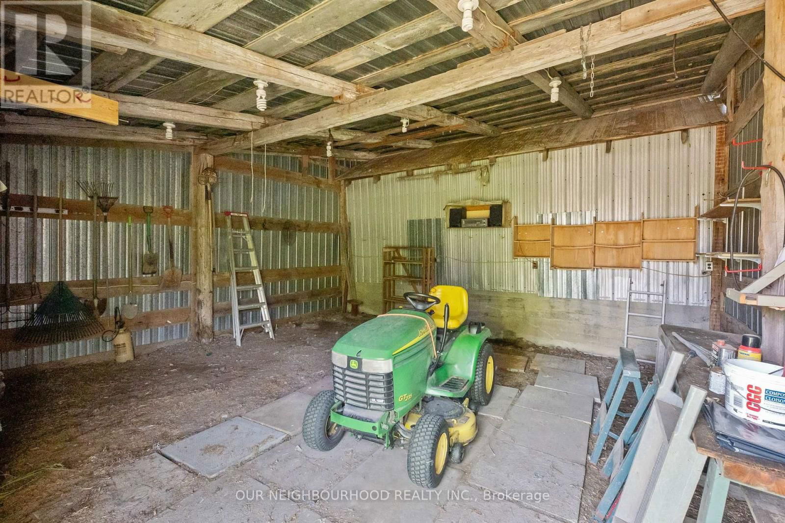 404 CRESTVIEW ROAD Image 32