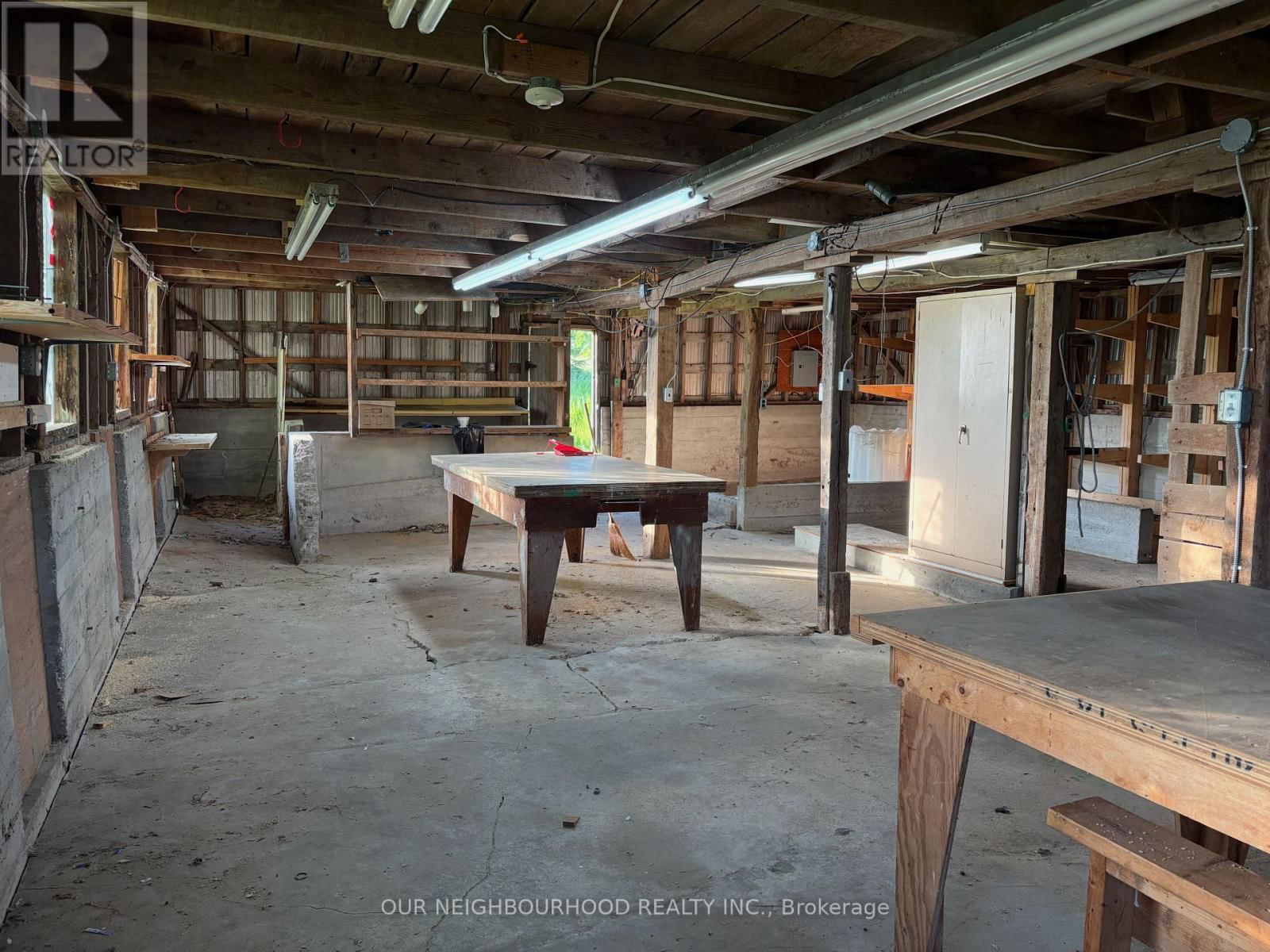 404 CRESTVIEW ROAD Image 33