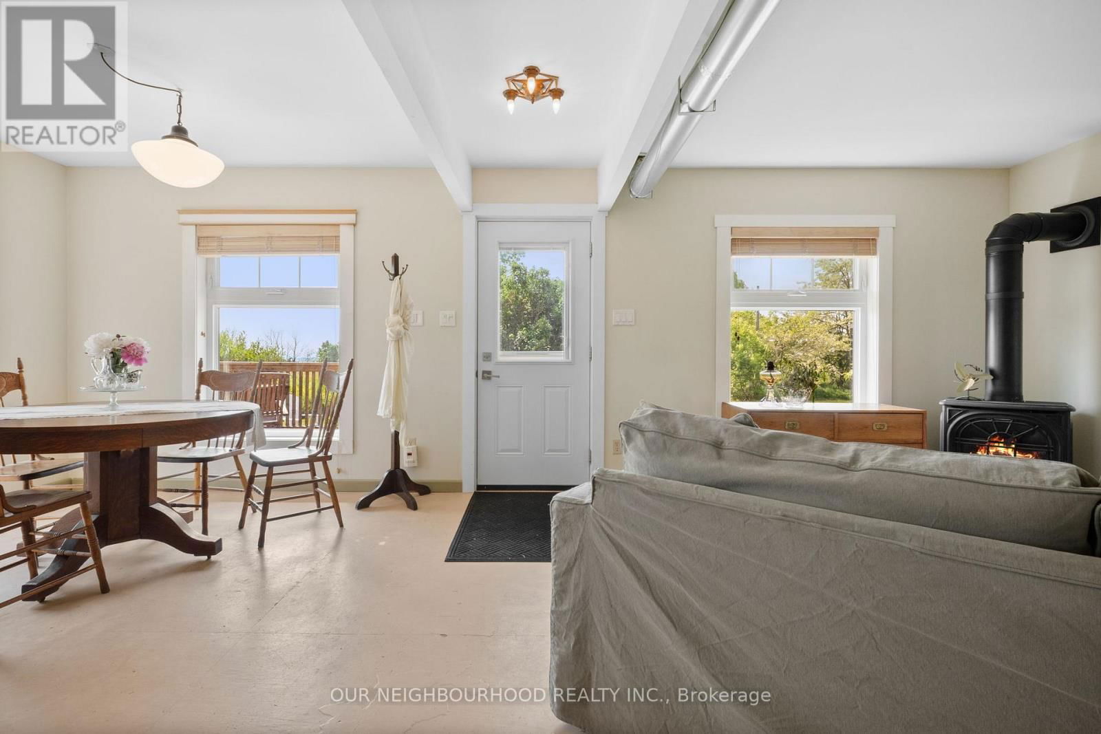 404 CRESTVIEW ROAD Image 6