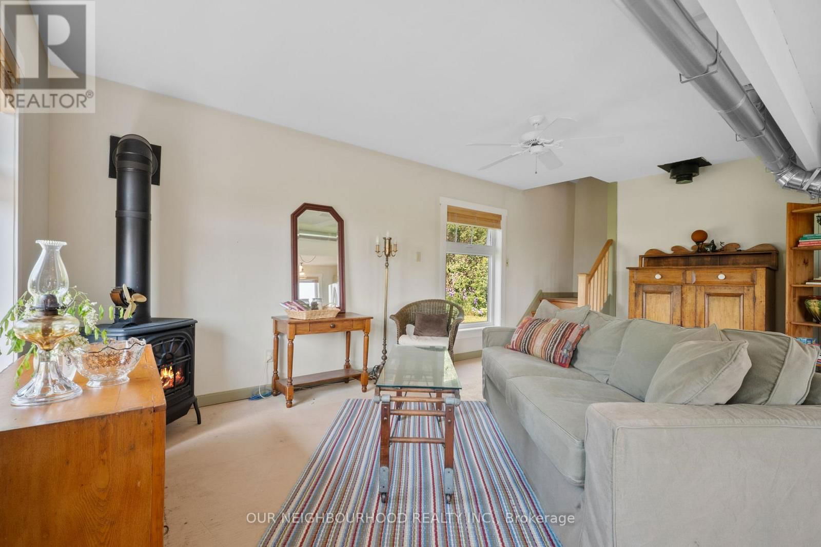 404 CRESTVIEW ROAD Image 9