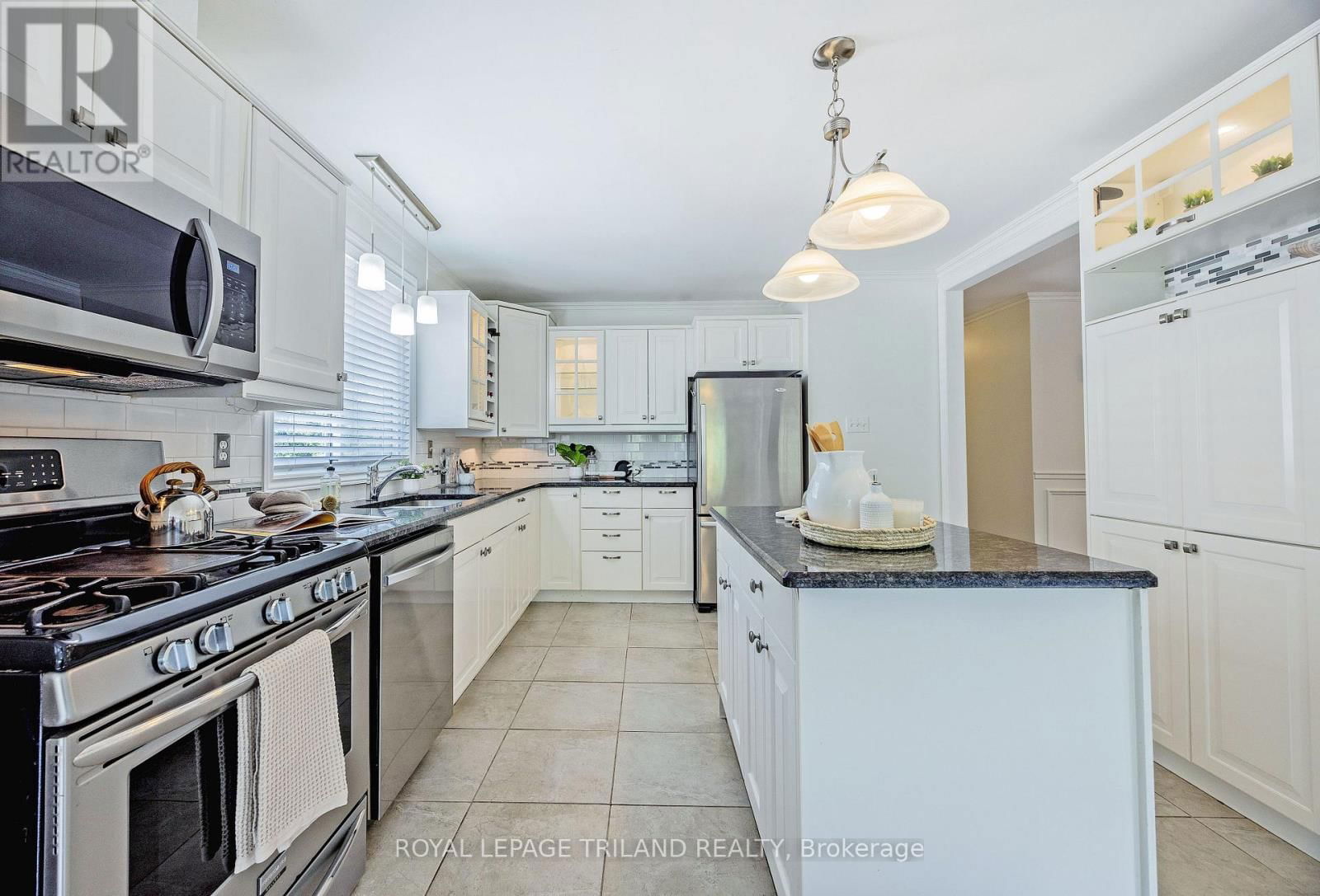 14 FAIRLANE ROAD Image 16