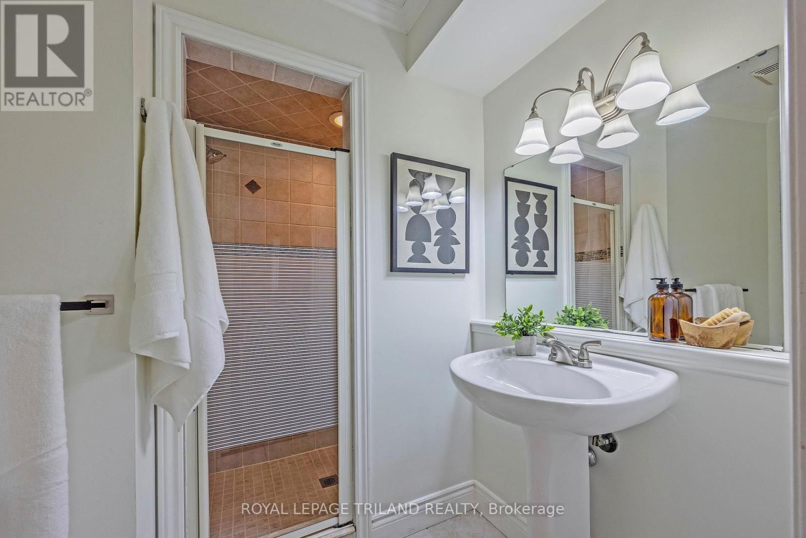 14 FAIRLANE ROAD Image 24