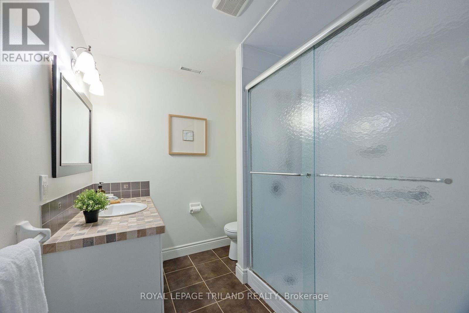 14 FAIRLANE ROAD Image 38