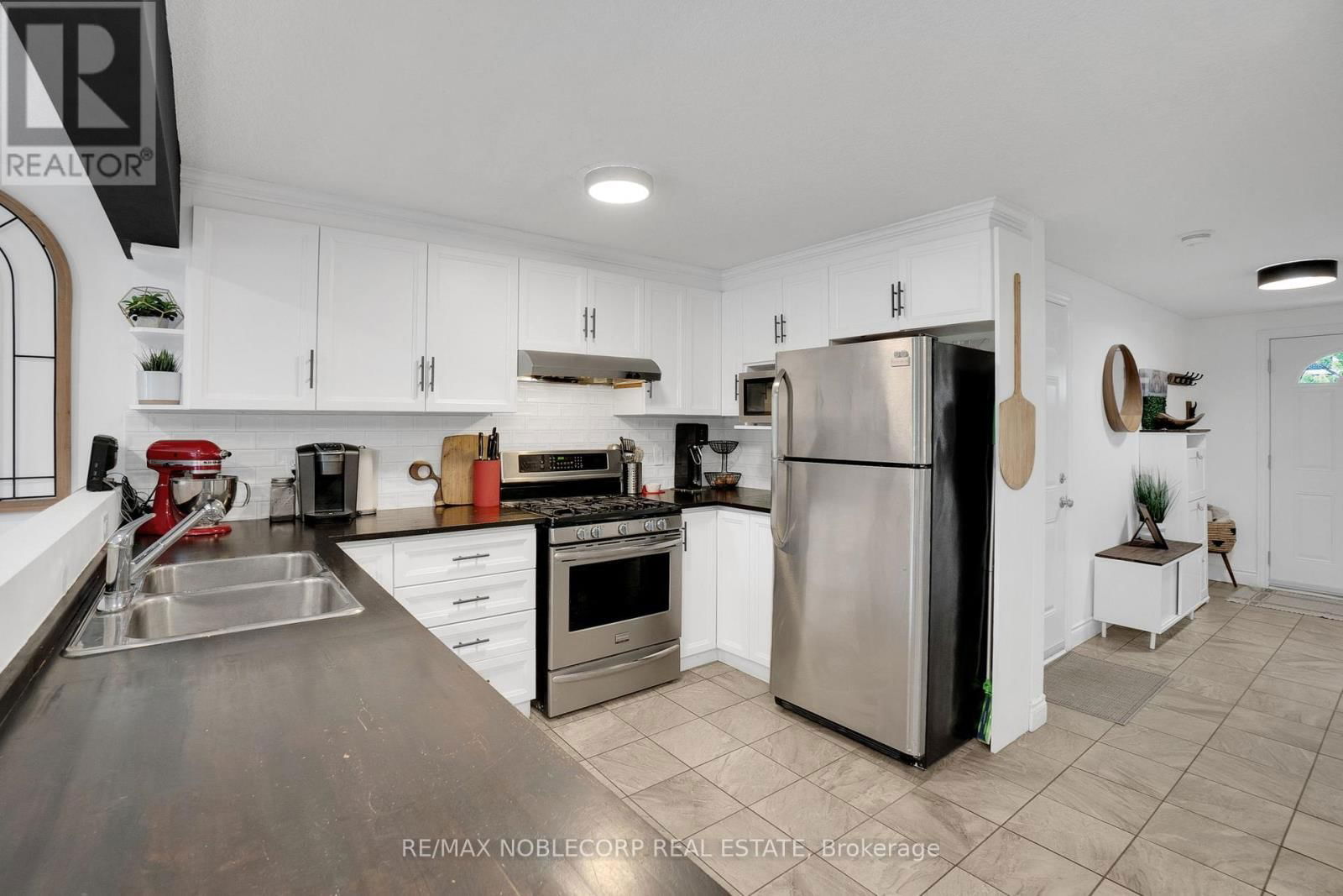 45 HEWITT LANE Image 10