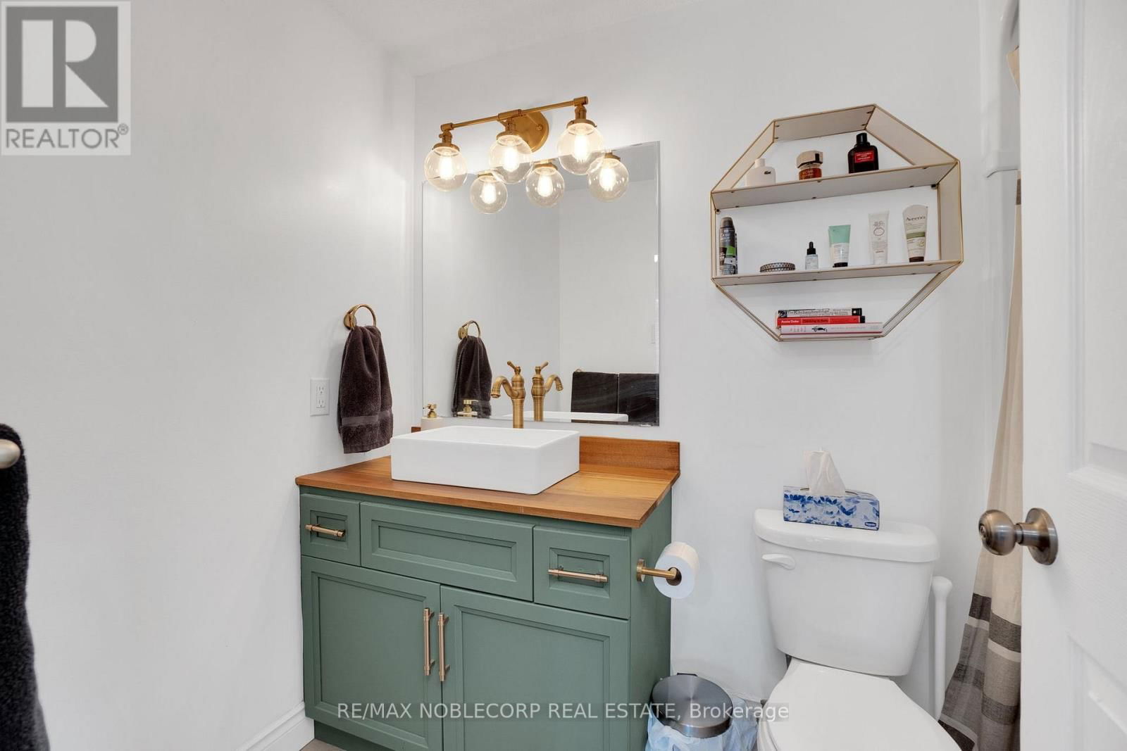 45 HEWITT LANE Image 22
