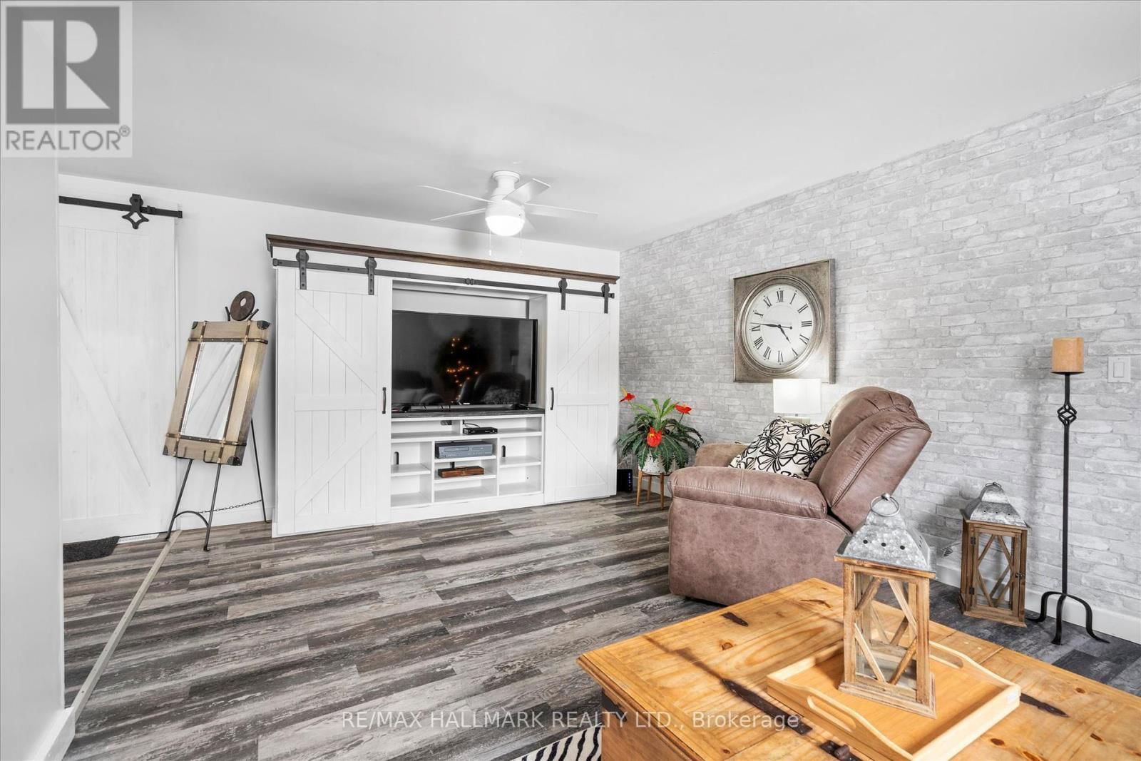 165 TRENTSIDE LANE Image 23