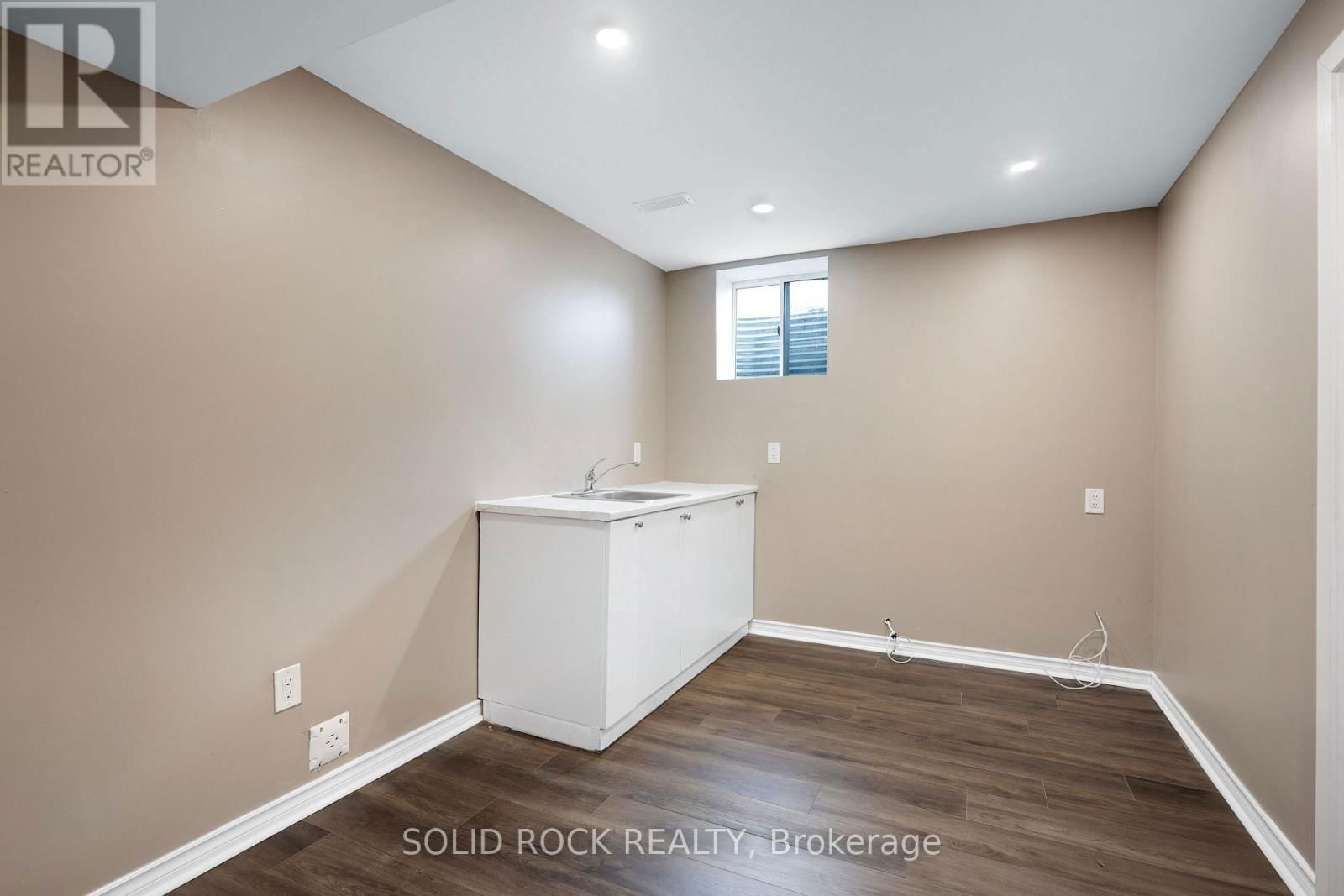 143 BARTONIA CIRCLE Image 32