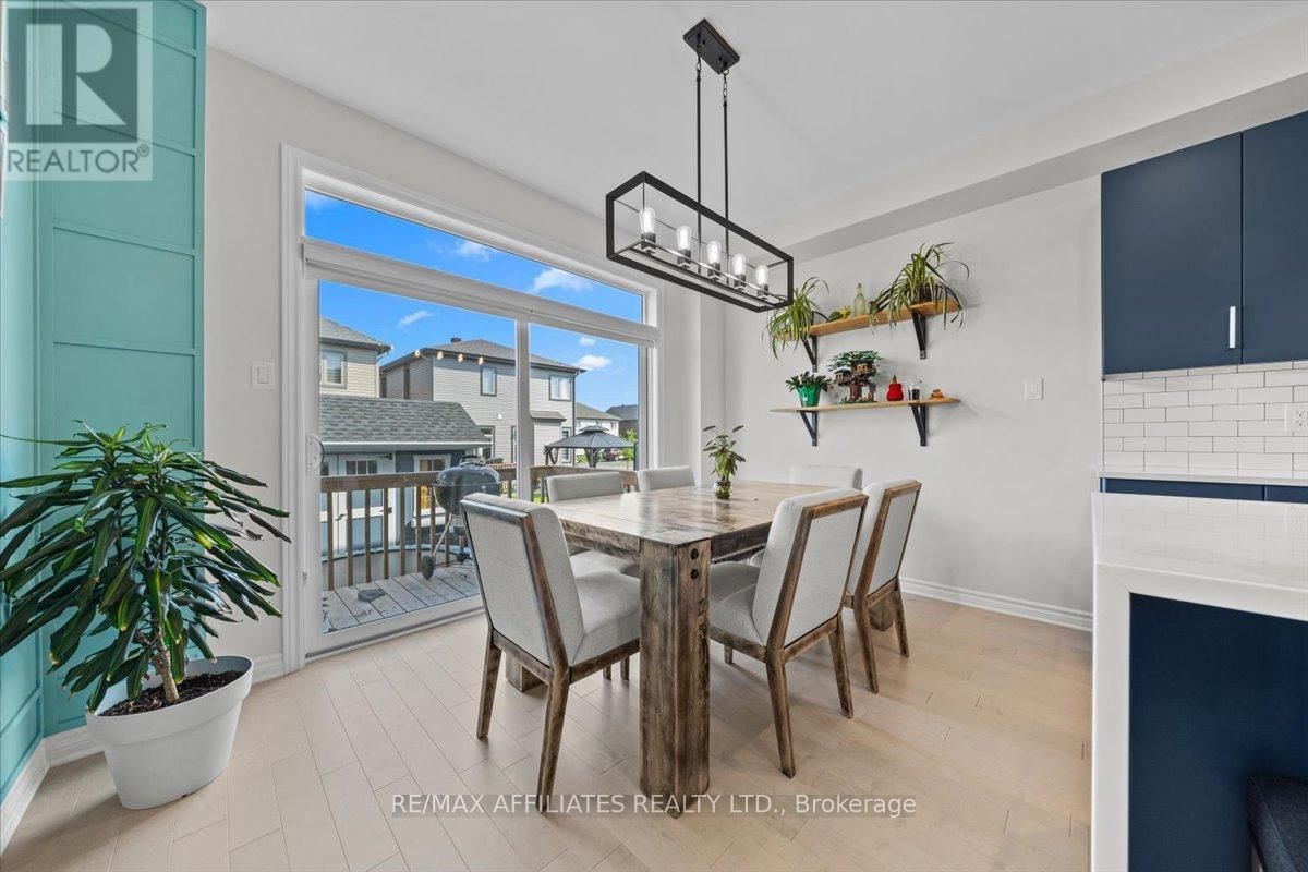 329 SPREADWING WAY Image 10