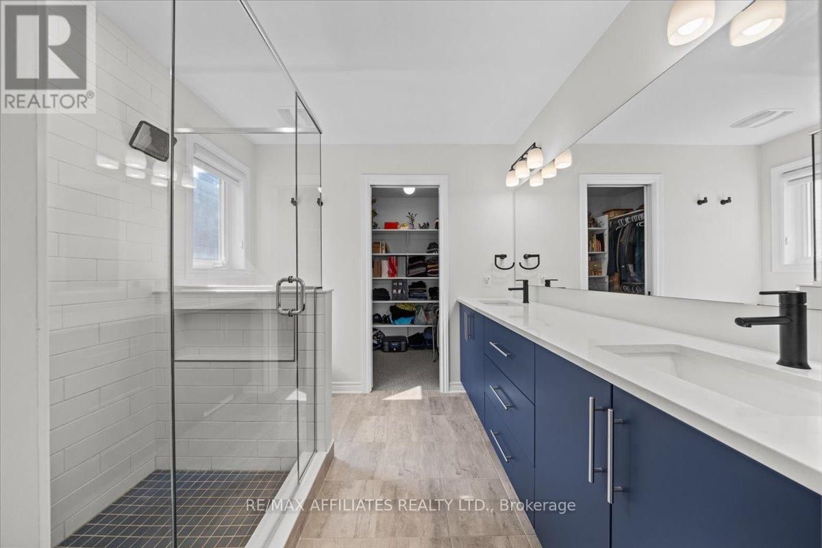 329 SPREADWING WAY Image 19