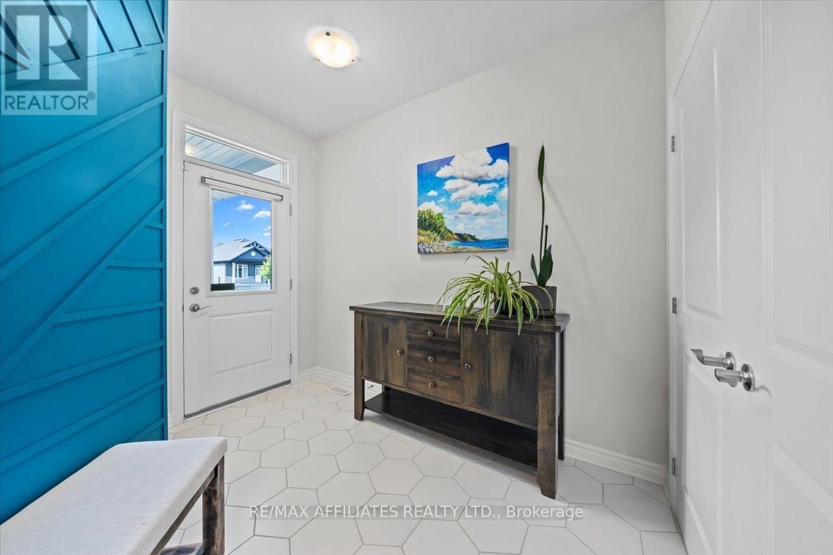 329 SPREADWING WAY Image 27