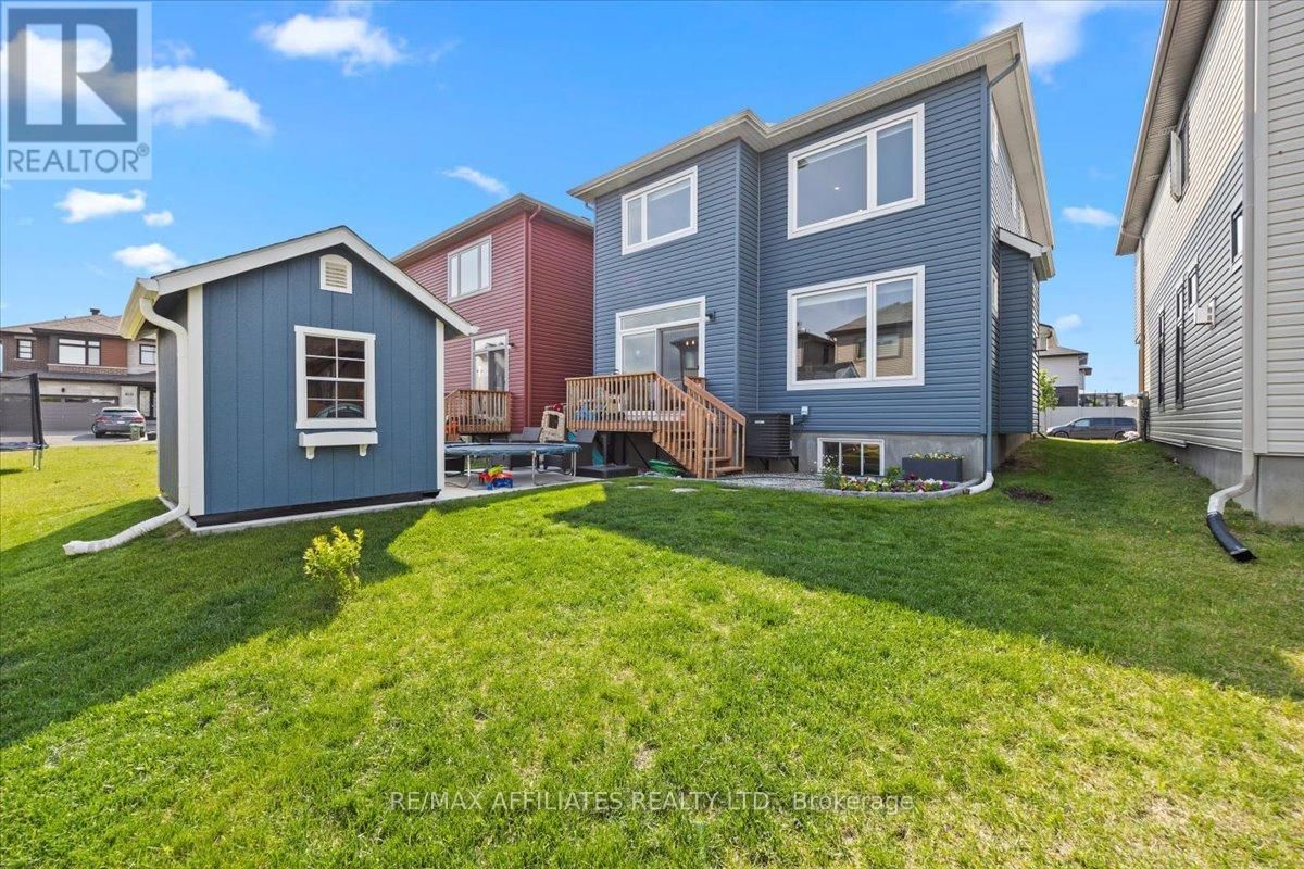 329 SPREADWING WAY Image 31