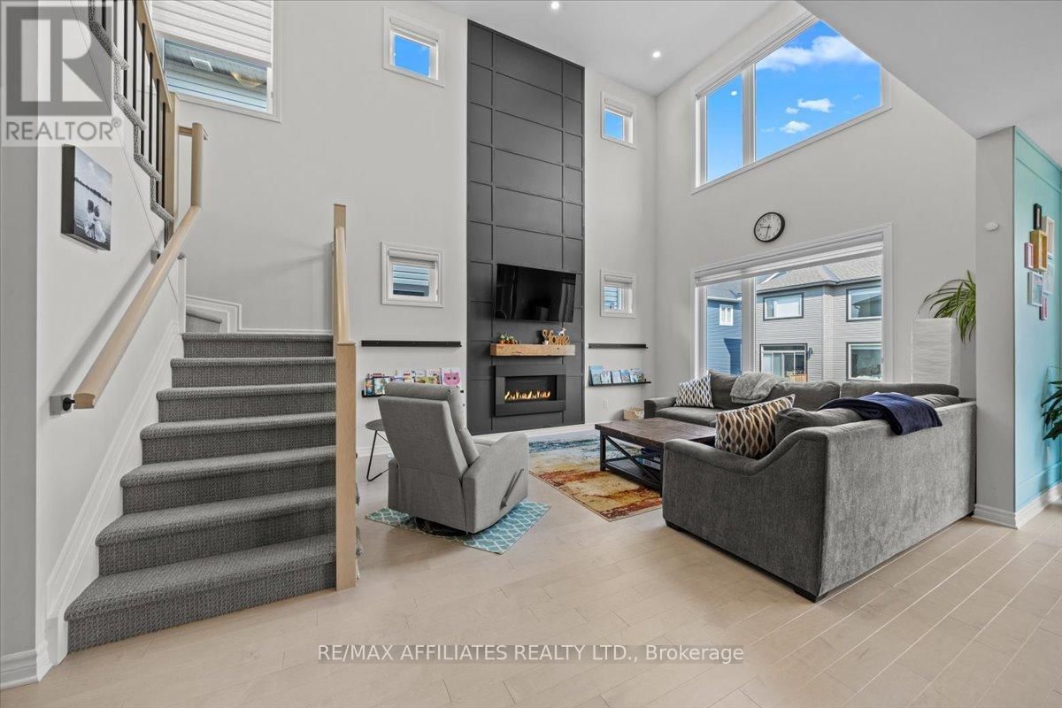 329 SPREADWING WAY Image 4