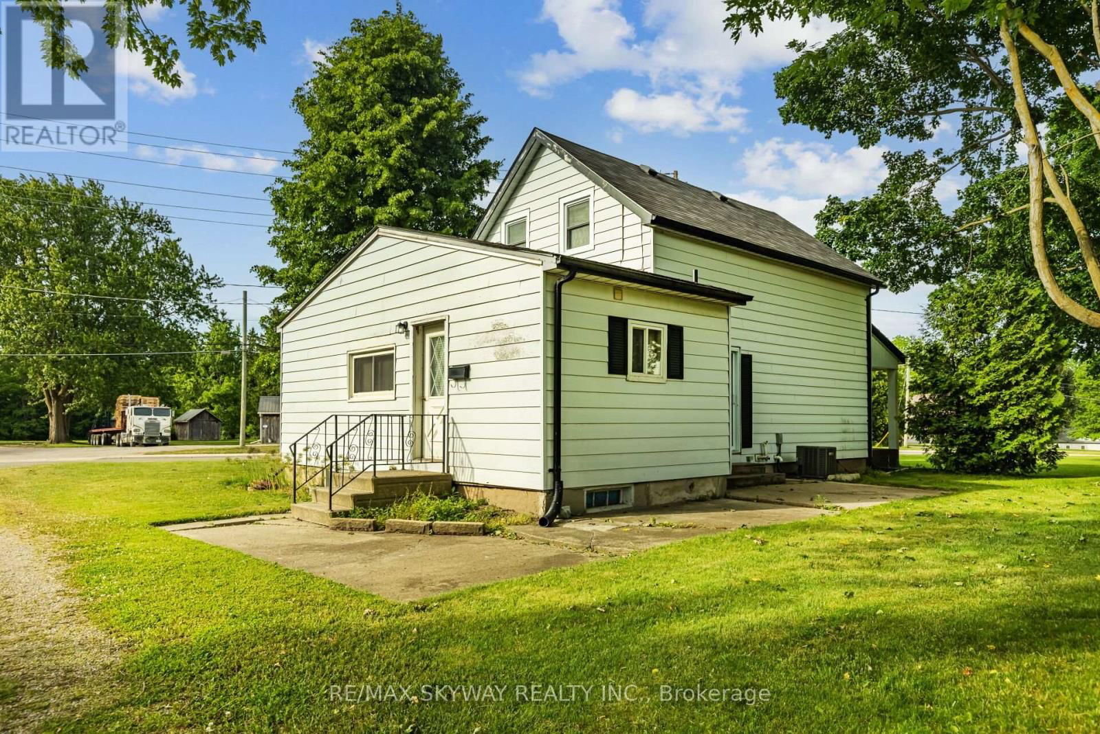 407 BELL STREET Image 3