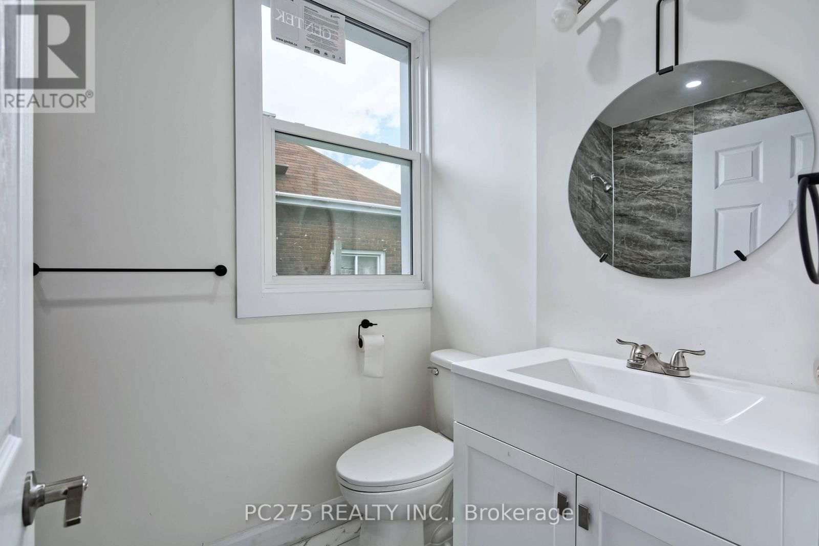 272 VIDAL STREET SOUTH Image 10
