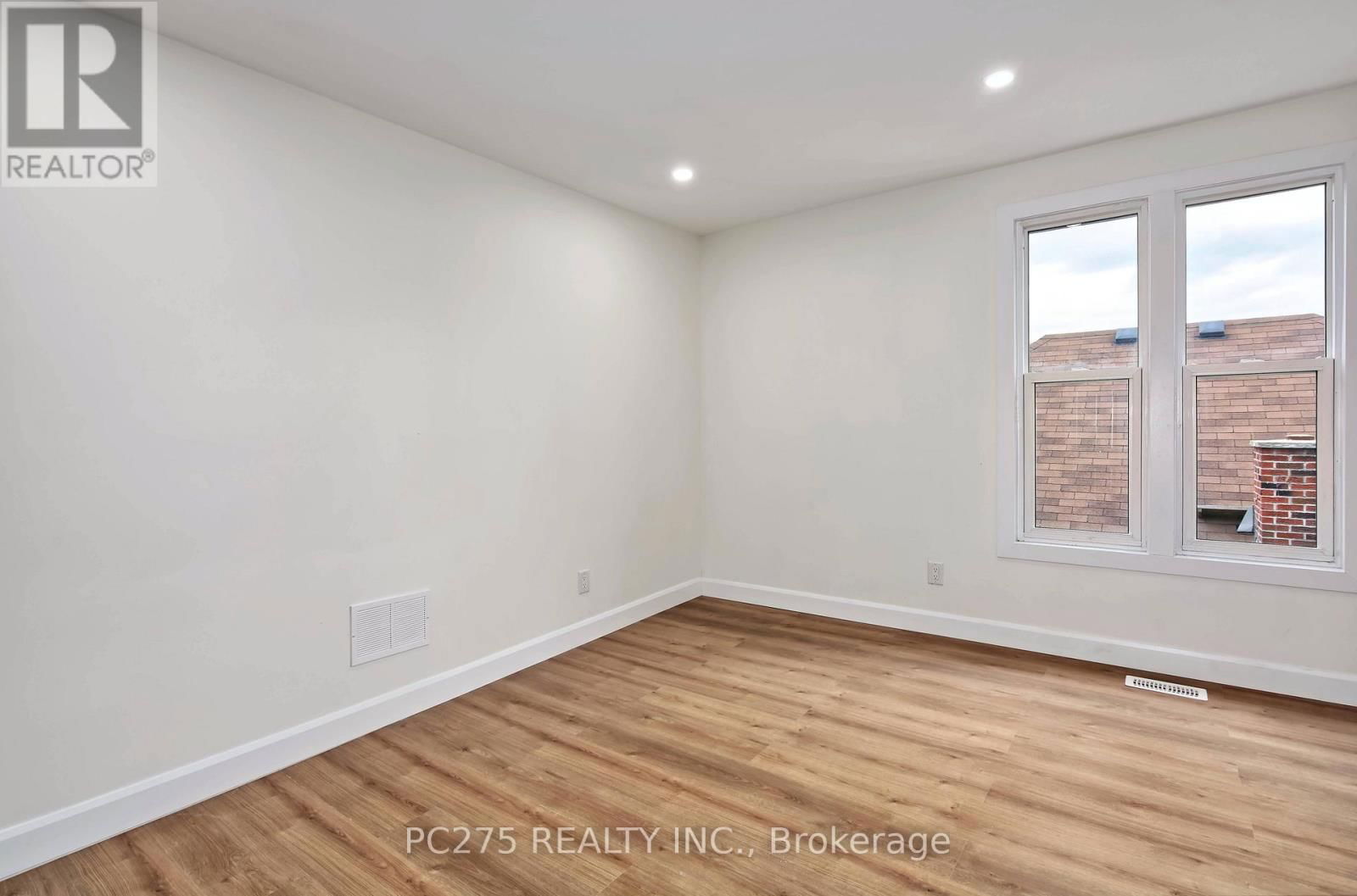 272 VIDAL STREET SOUTH Image 27