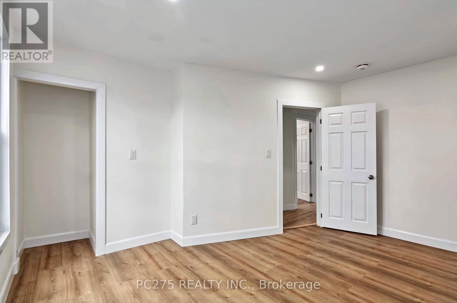 272 VIDAL STREET SOUTH Image 28