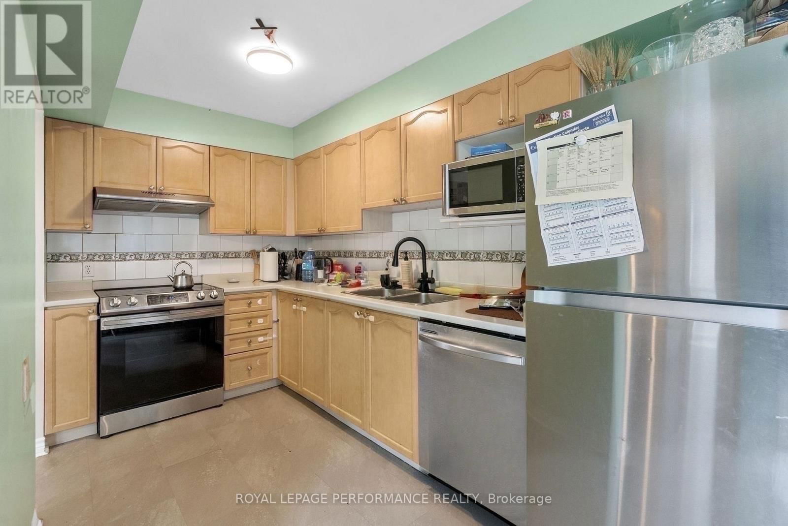 1453 LYNX CRESCENT Image 3