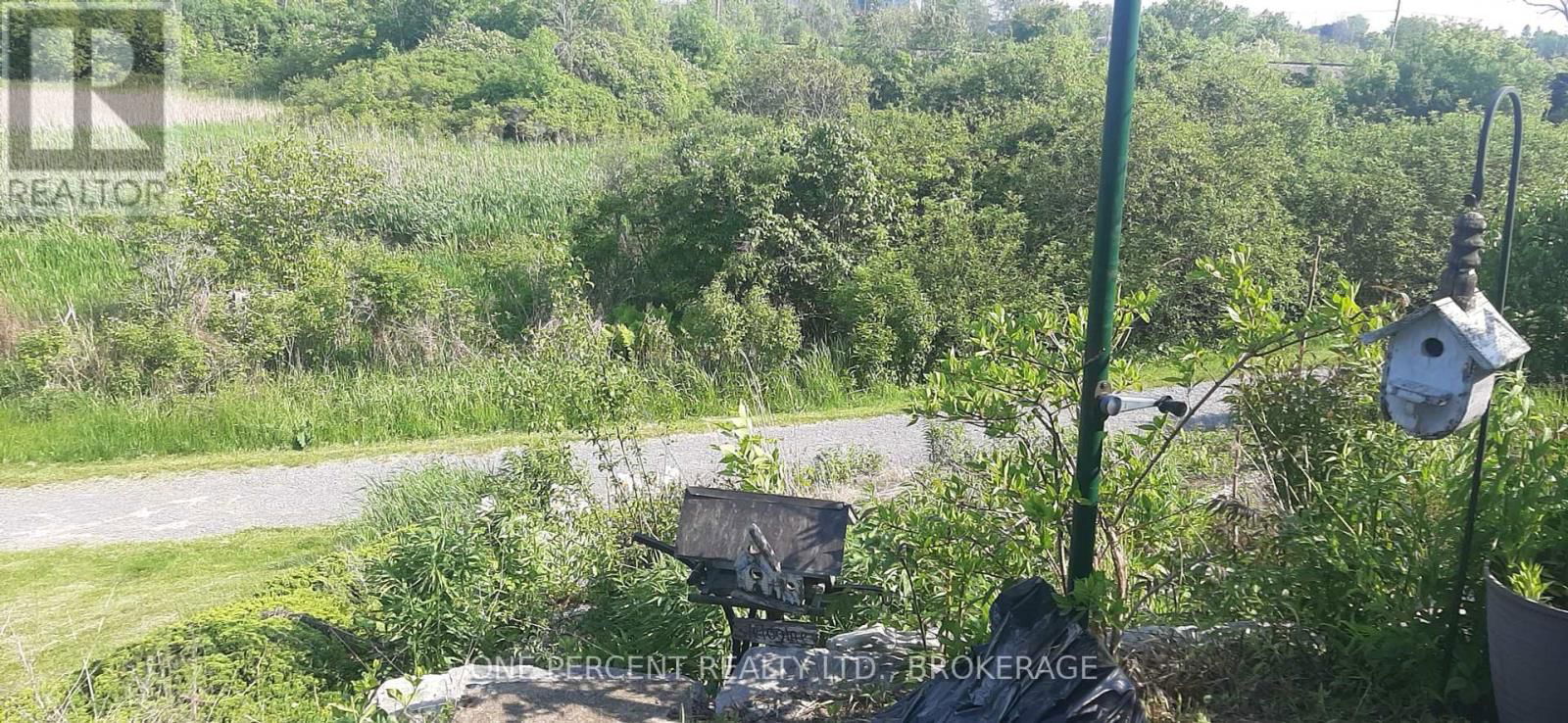 441 DOLSHIRE STREET Image 32