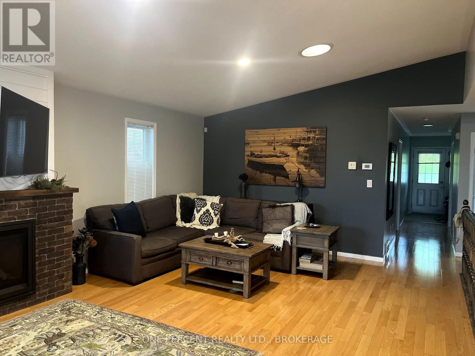 441 DOLSHIRE STREET Image 6