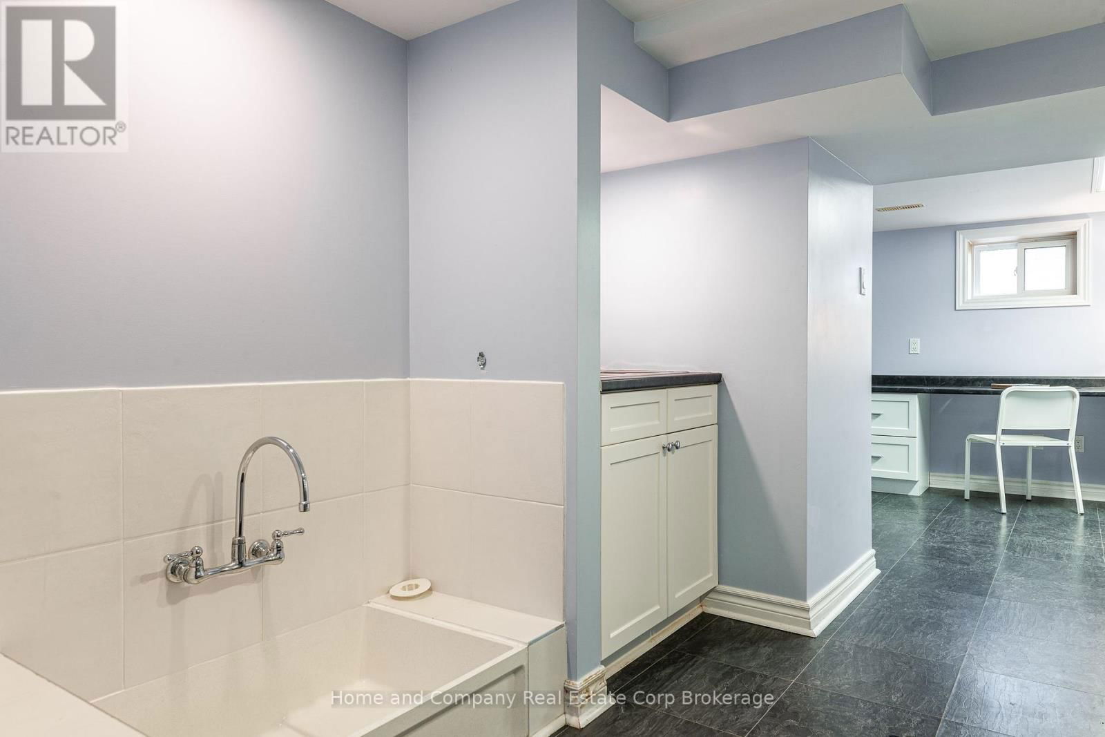 89 ST VINCENT STREET SOUTH Image 27