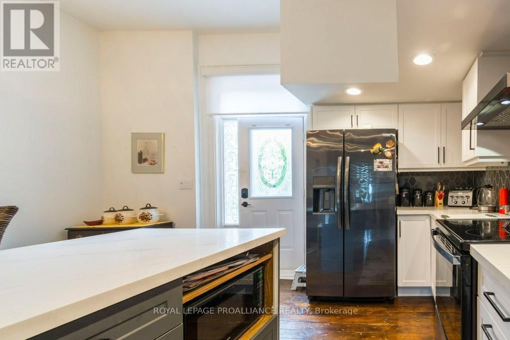 5 - 233 JOHN STREET Image 11