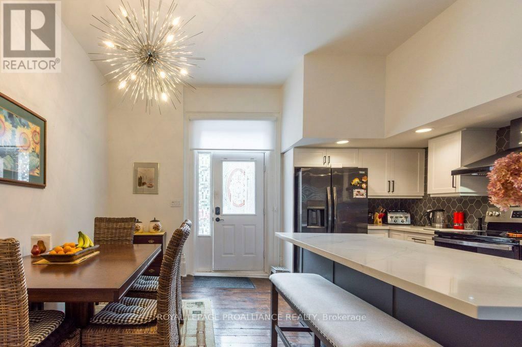 5 - 233 JOHN STREET Image 14