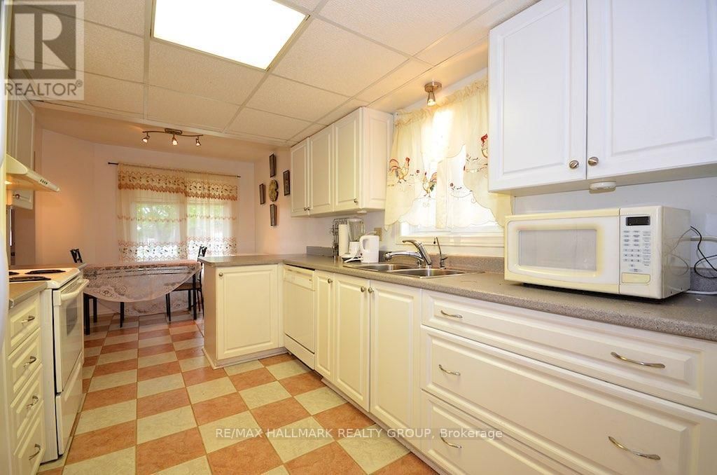 42 SADDLE CRESCENT Image 13