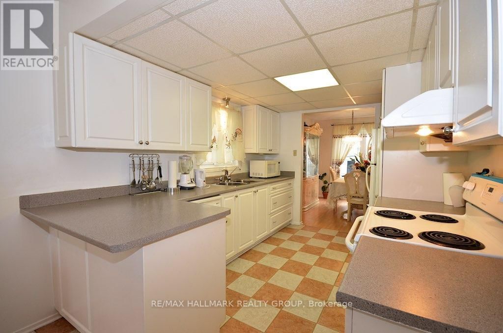42 SADDLE CRESCENT Image 14