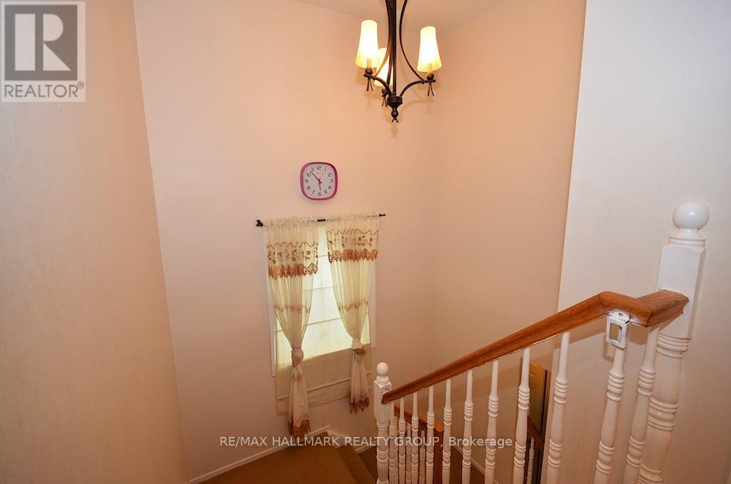 42 SADDLE CRESCENT Image 18
