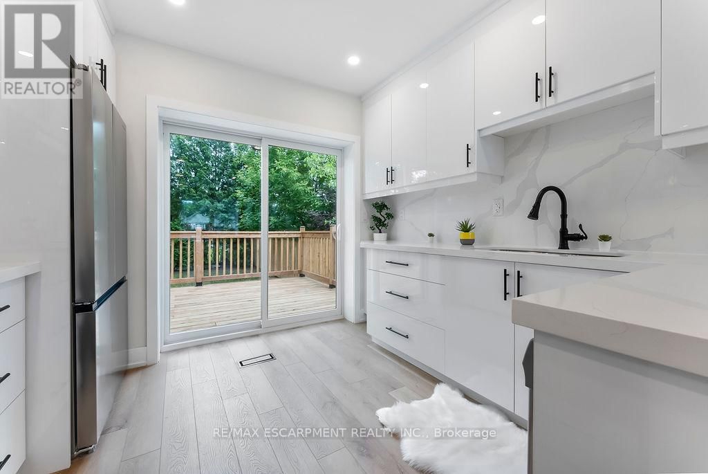 272 EAST 15TH STREET Image 18