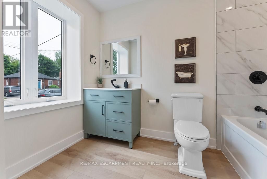 272 EAST 15TH STREET Image 24