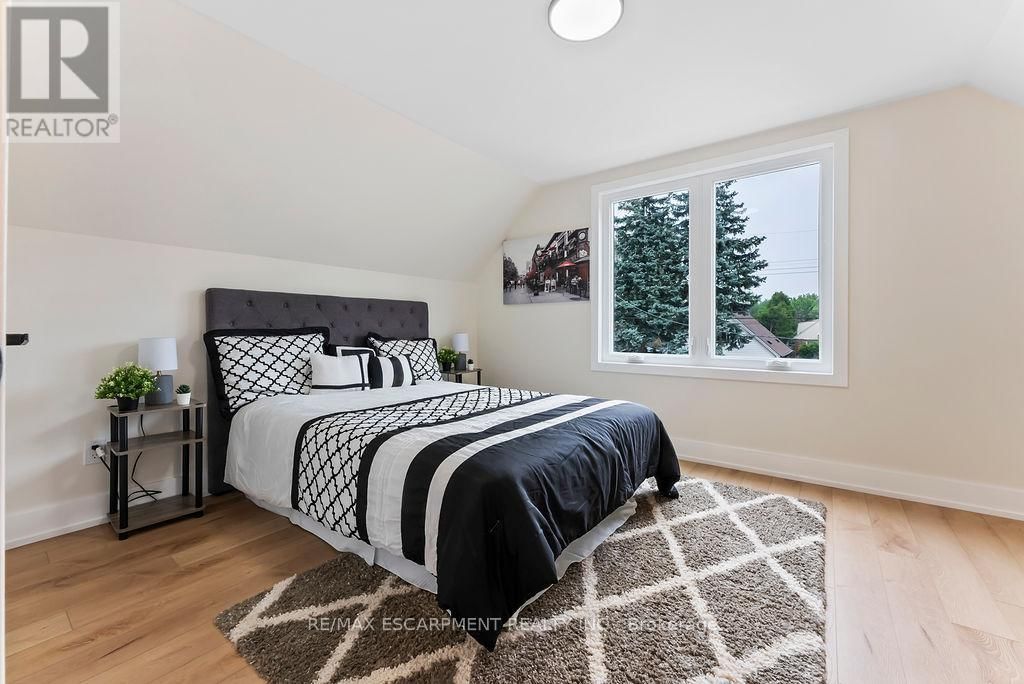 272 EAST 15TH STREET Image 25