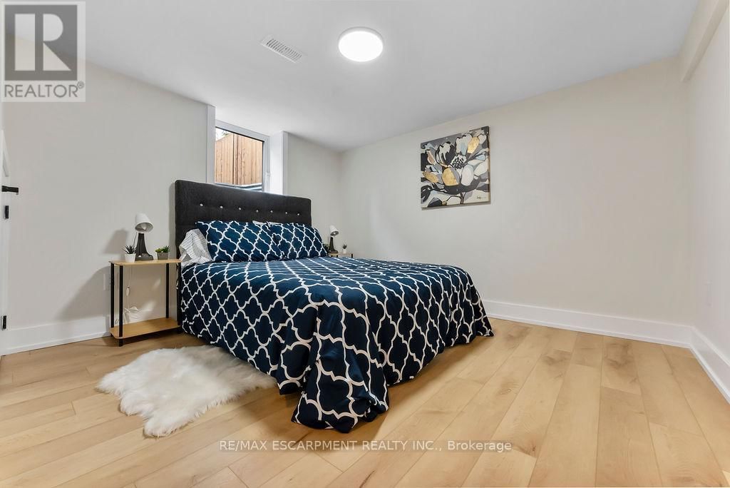 272 EAST 15TH STREET Image 29