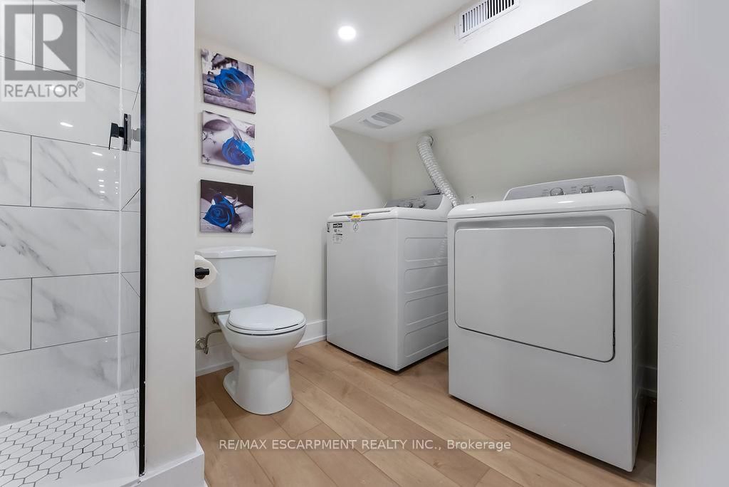 272 EAST 15TH STREET Image 32