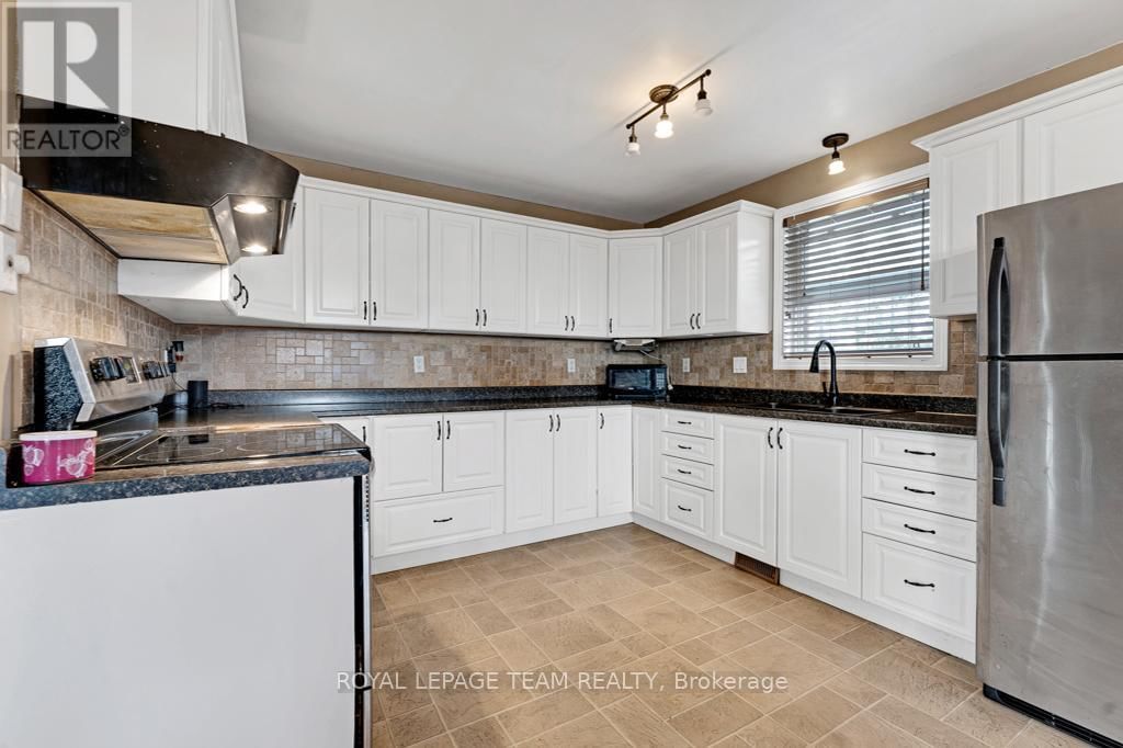 2244 SIMMS STREET Image 18