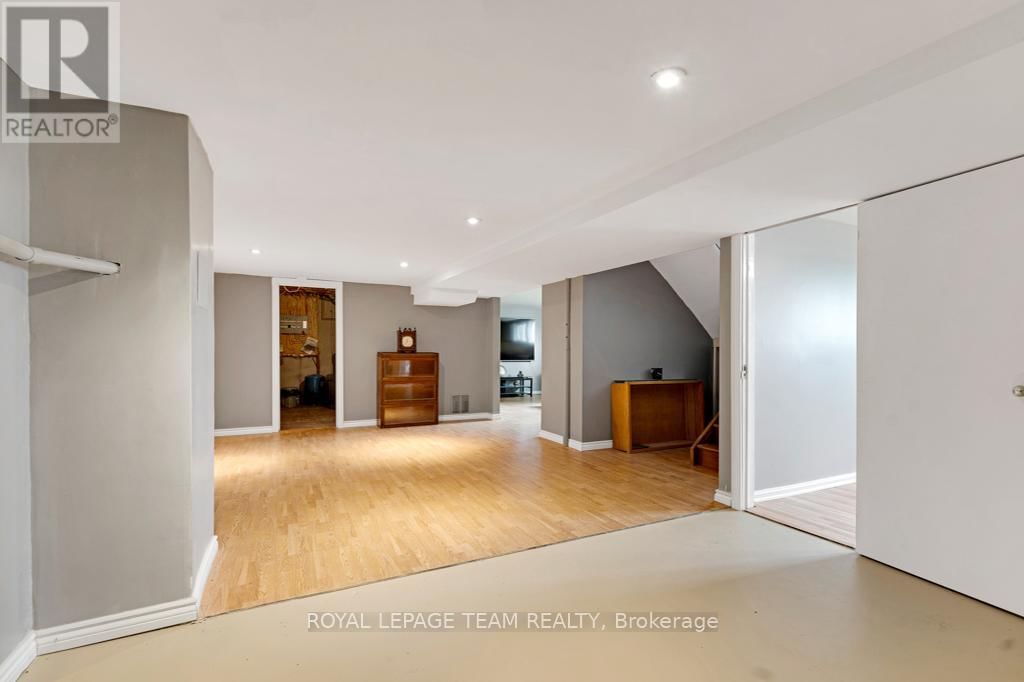 2244 SIMMS STREET Image 32