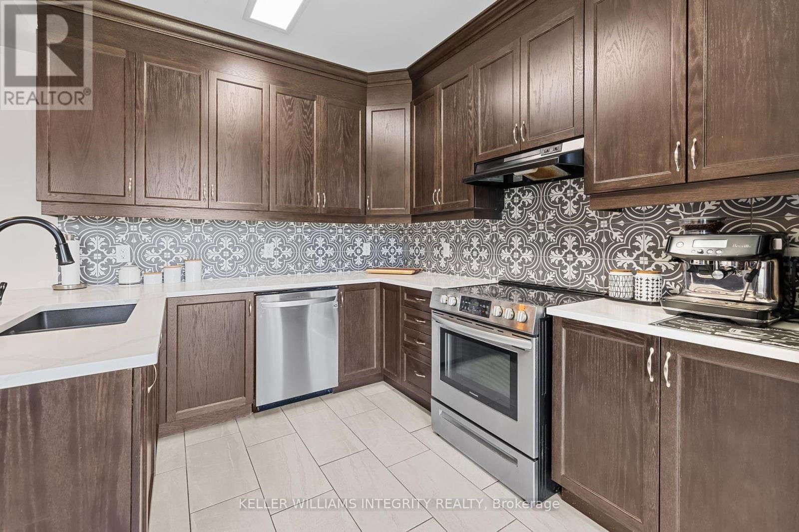 568 COPE DRIVE Image 11