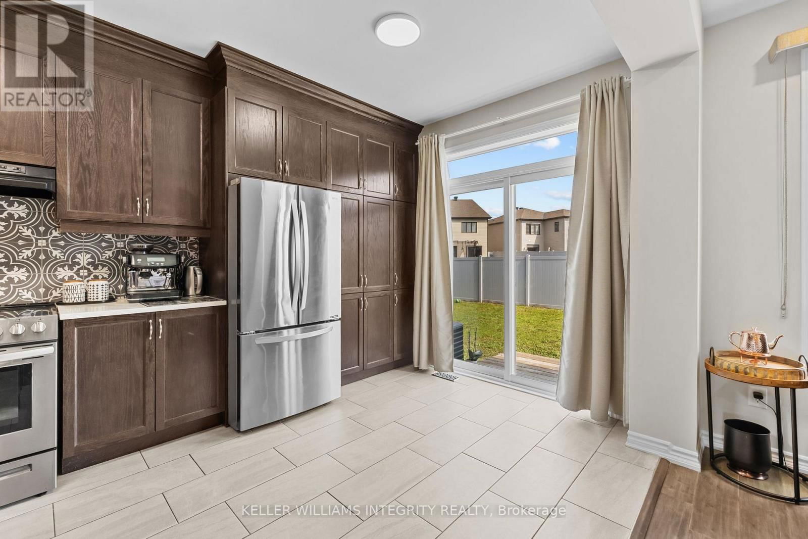 568 COPE DRIVE Image 13