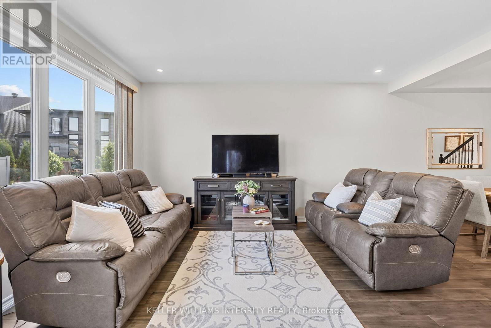 568 COPE DRIVE Image 7