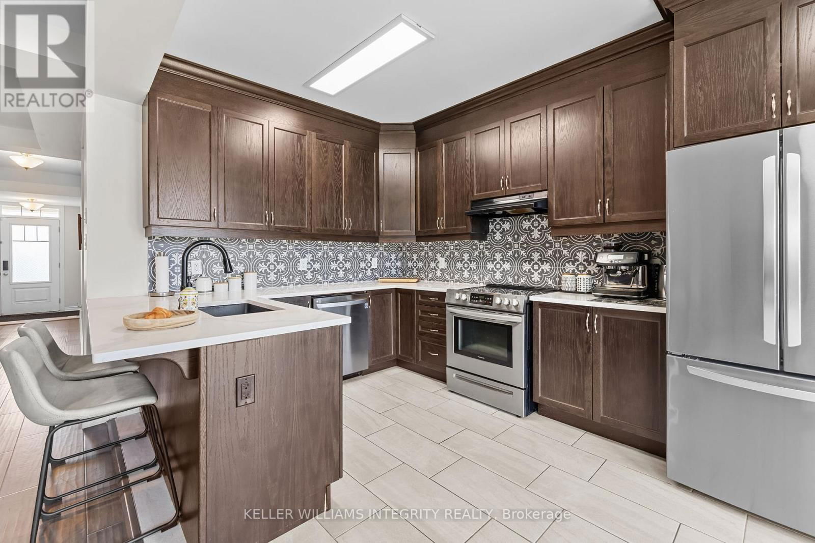 568 COPE DRIVE Image 9