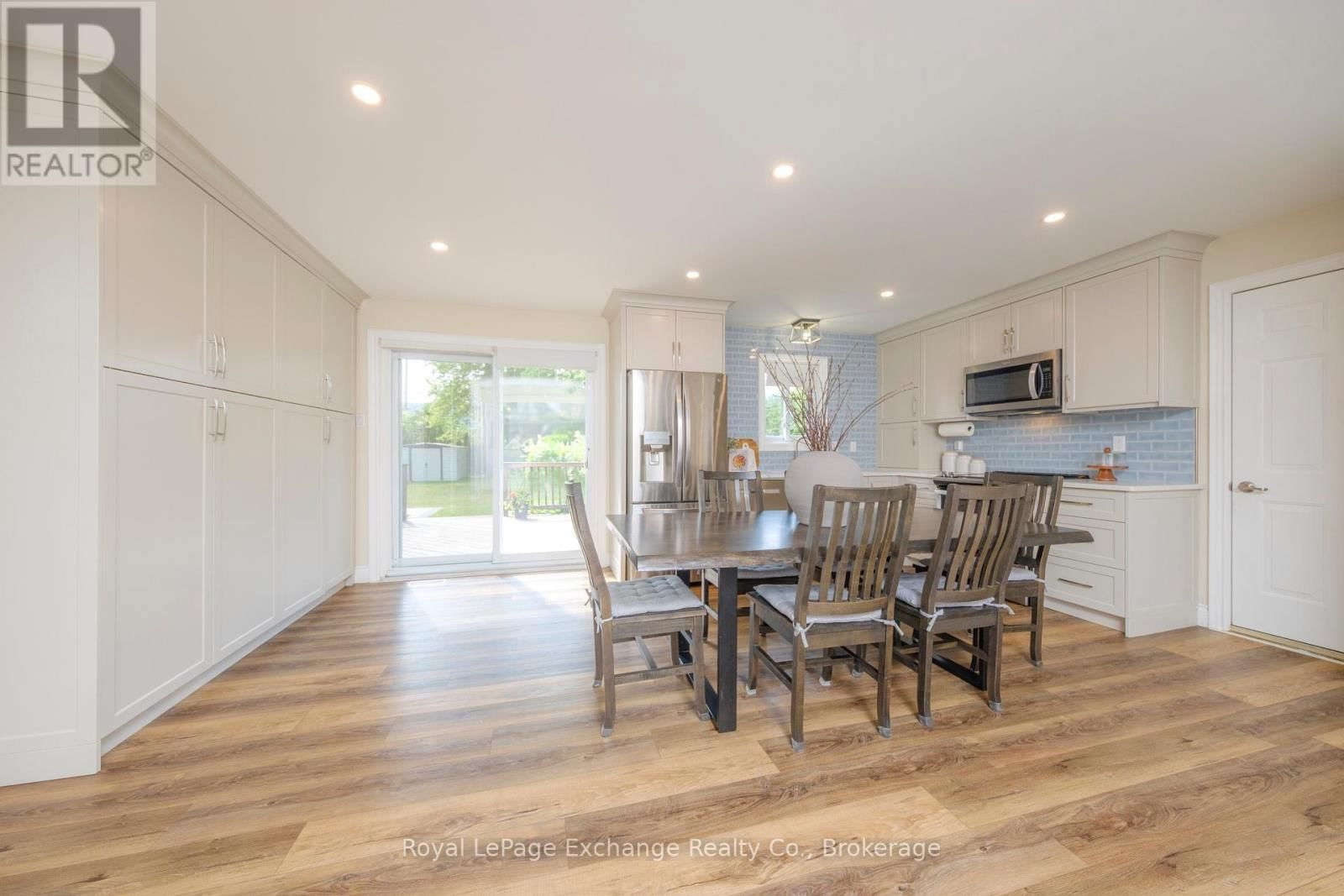871 WELLINGTON STREET Image 12