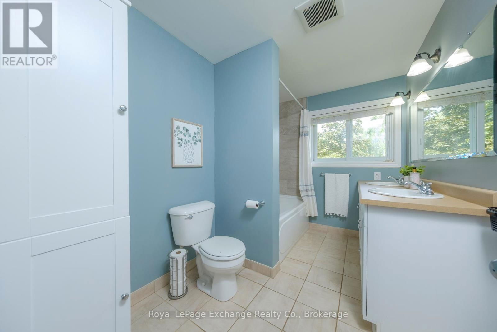 871 WELLINGTON STREET Image 13